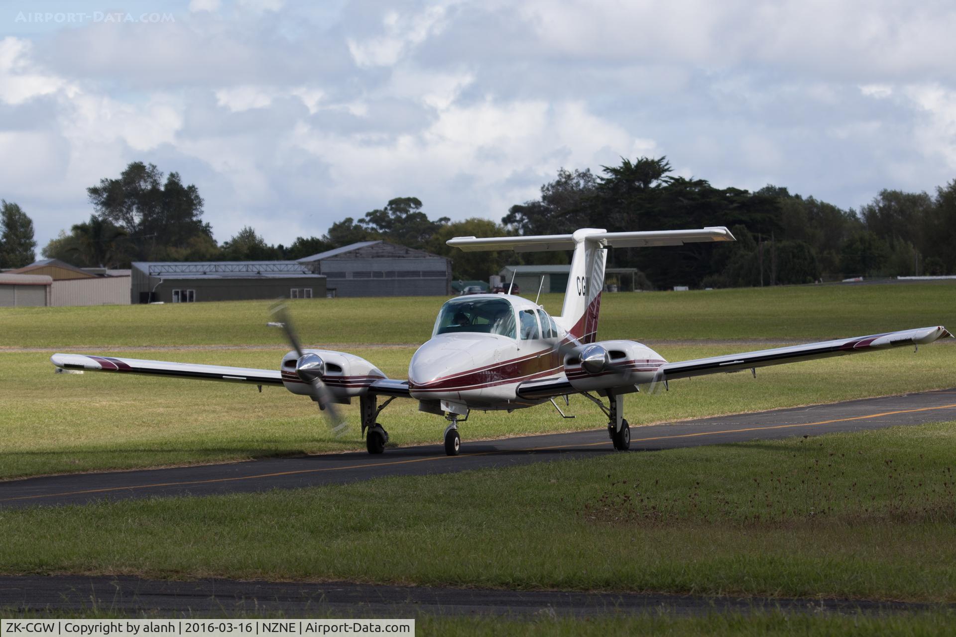 ZK-CGW, 1979 Beech 76 Duchess Duchess C/N ME-274, Taxying at North Shore