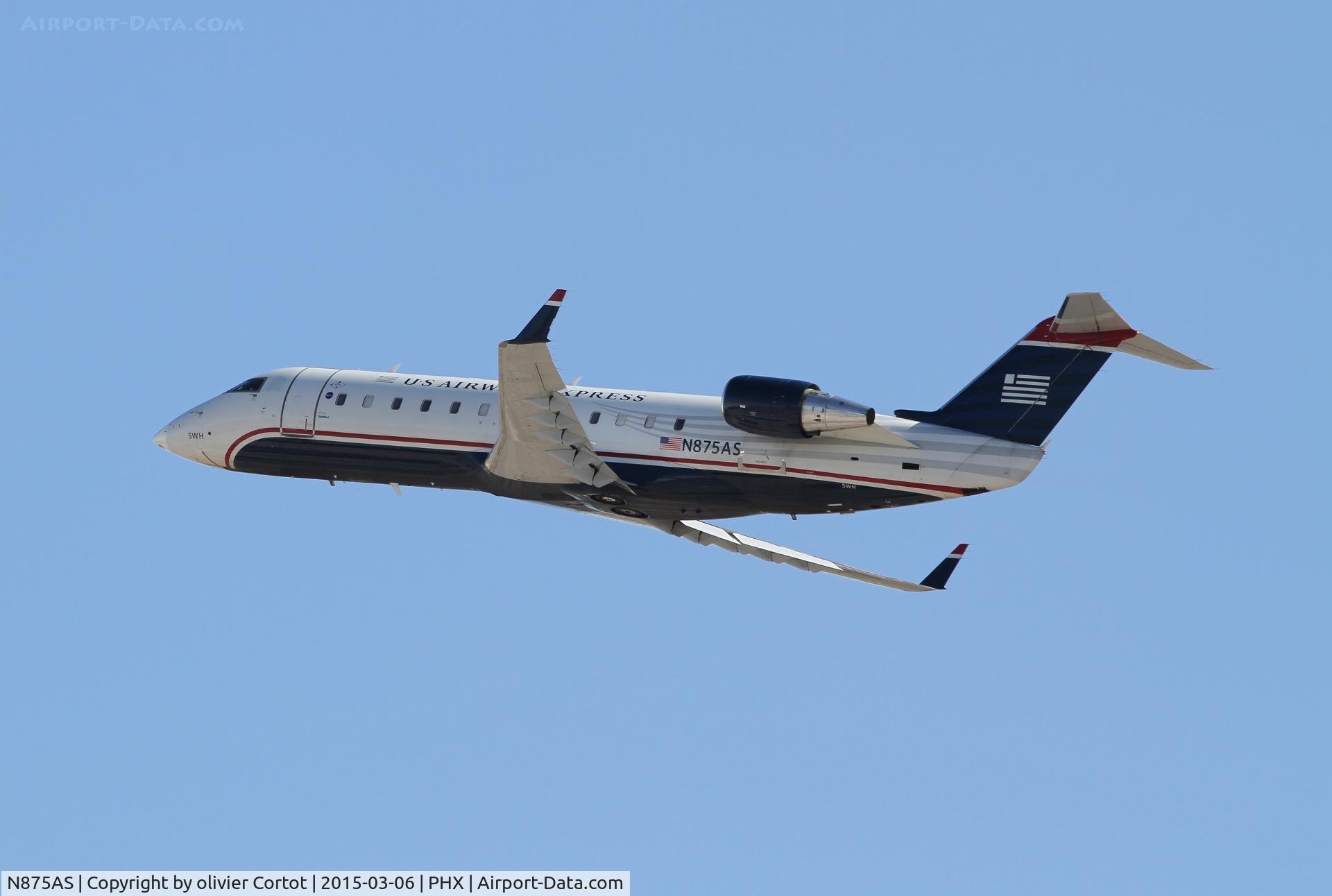 N875AS, 2001 Bombardier CRJ-200ER (CL-600-2B19) C/N 7559, leaving Phoenix