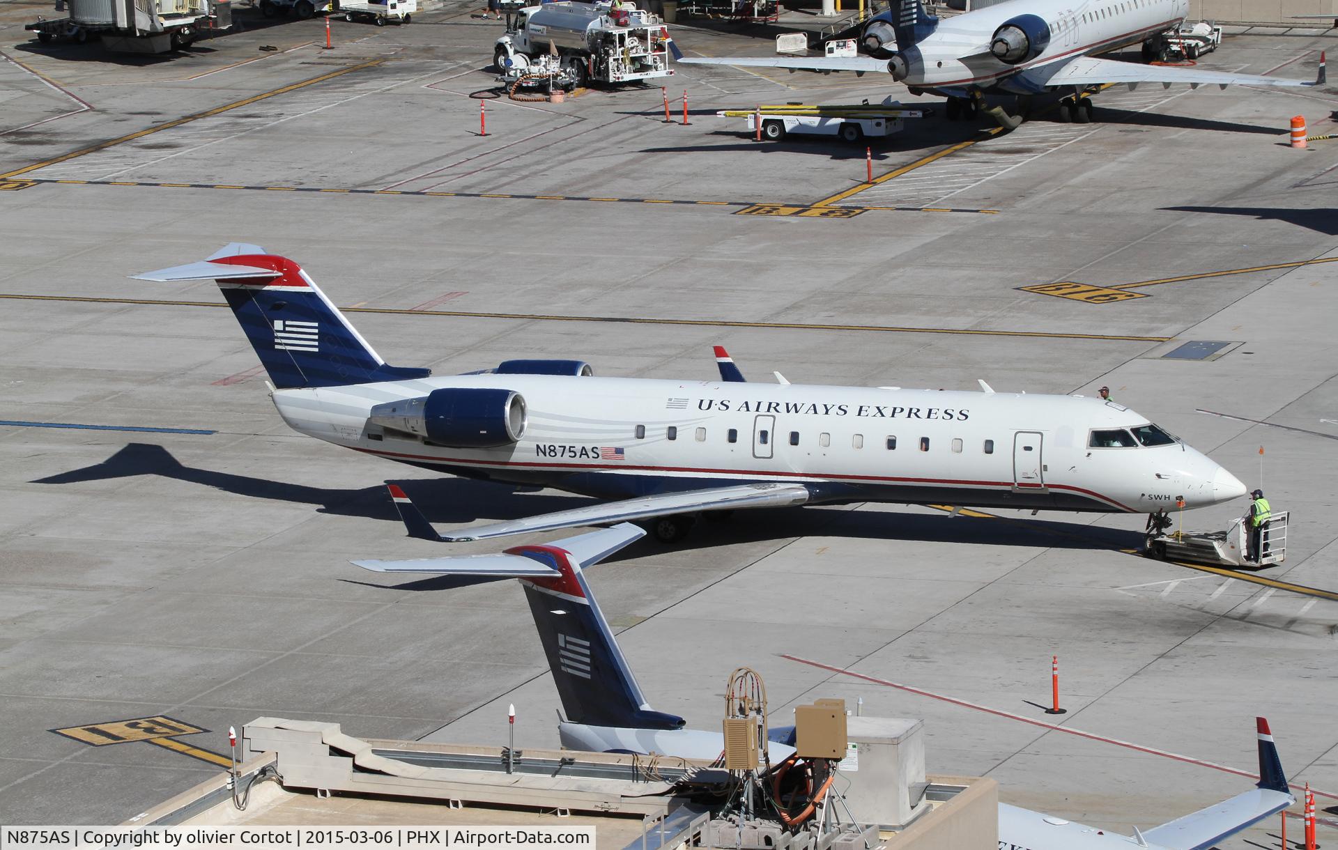 N875AS, 2001 Bombardier CRJ-200ER (CL-600-2B19) C/N 7559, on the tarmac of Phoenix