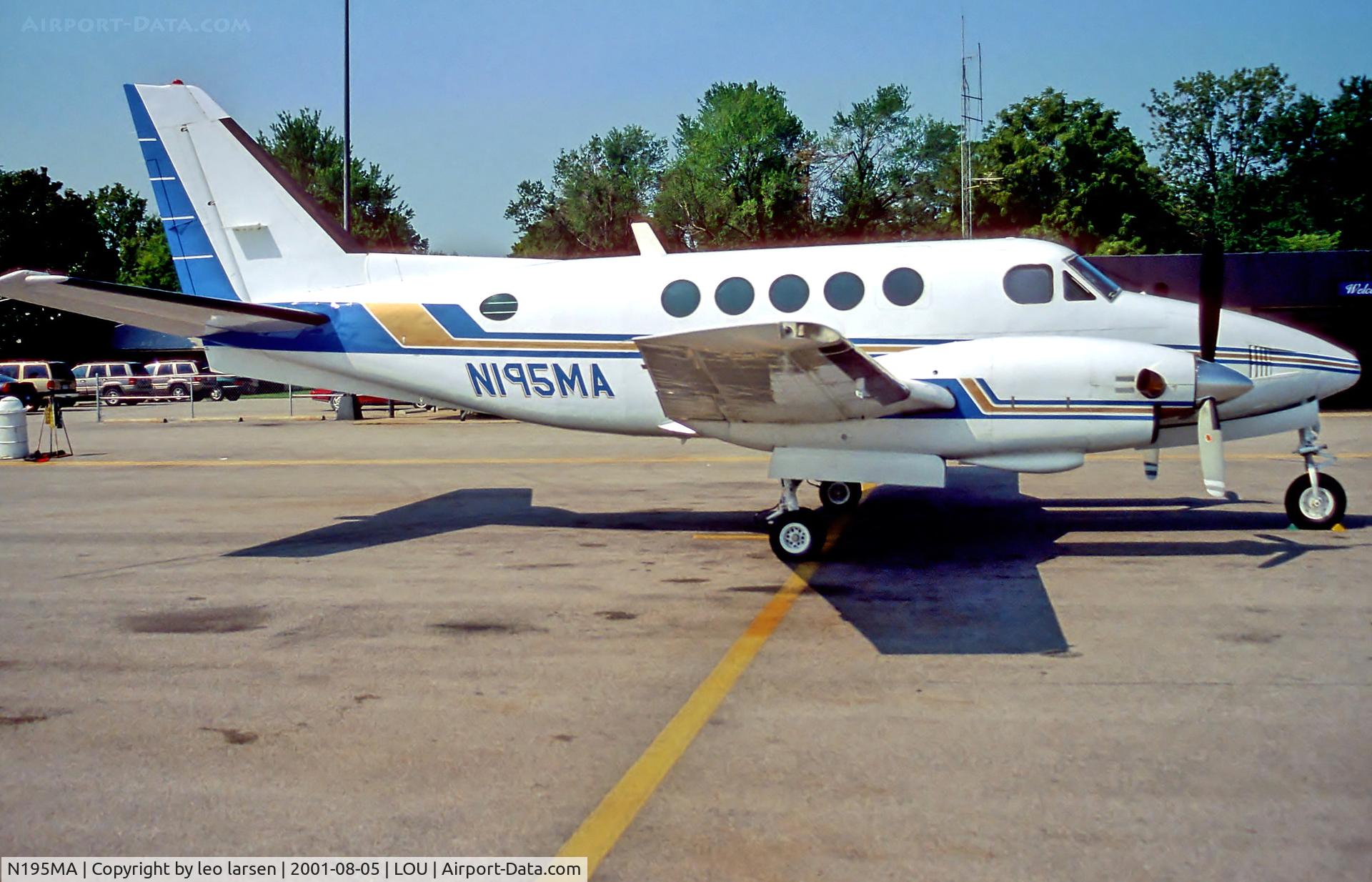 N195MA, Beech 100 King Air C/N B-20, LOU Bowman Field 5.8.01