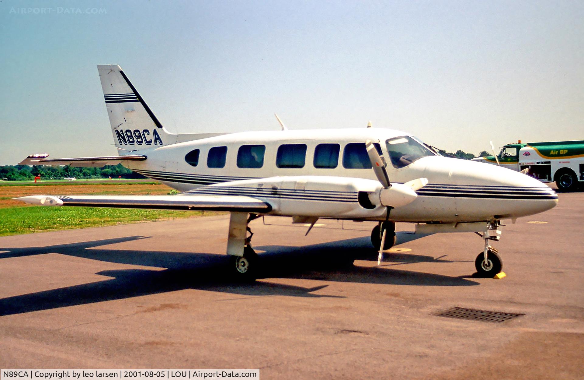 N89CA, 1975 Piper PA-31-350 Chieftain C/N 31-7552088, Bowman Field 5.8.01