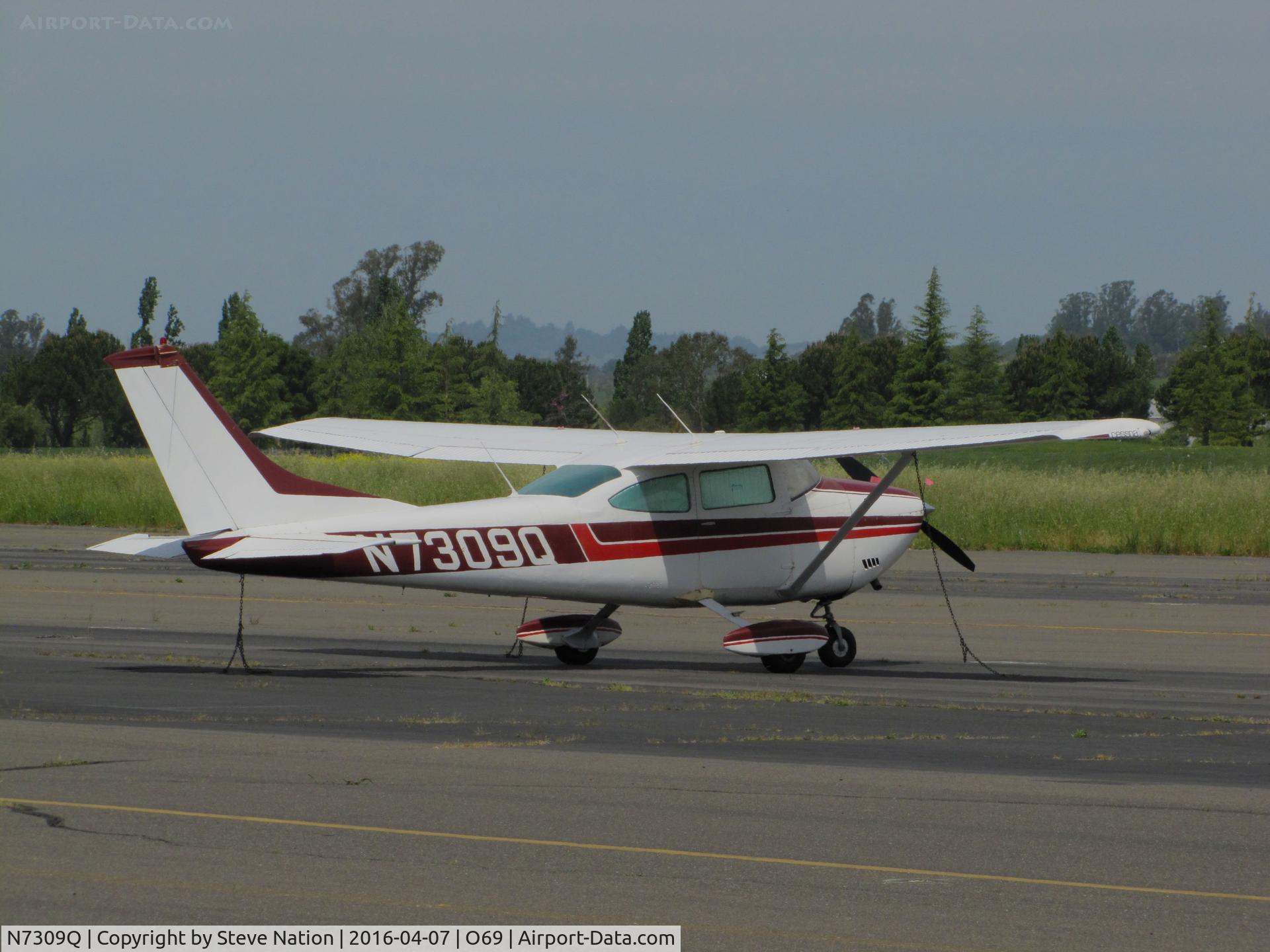 N7309Q, 1972 Cessna 182P Skylane C/N 18260949, 1972 Cessna 182P Skylane @ Petaluma Municipal Airport, CA