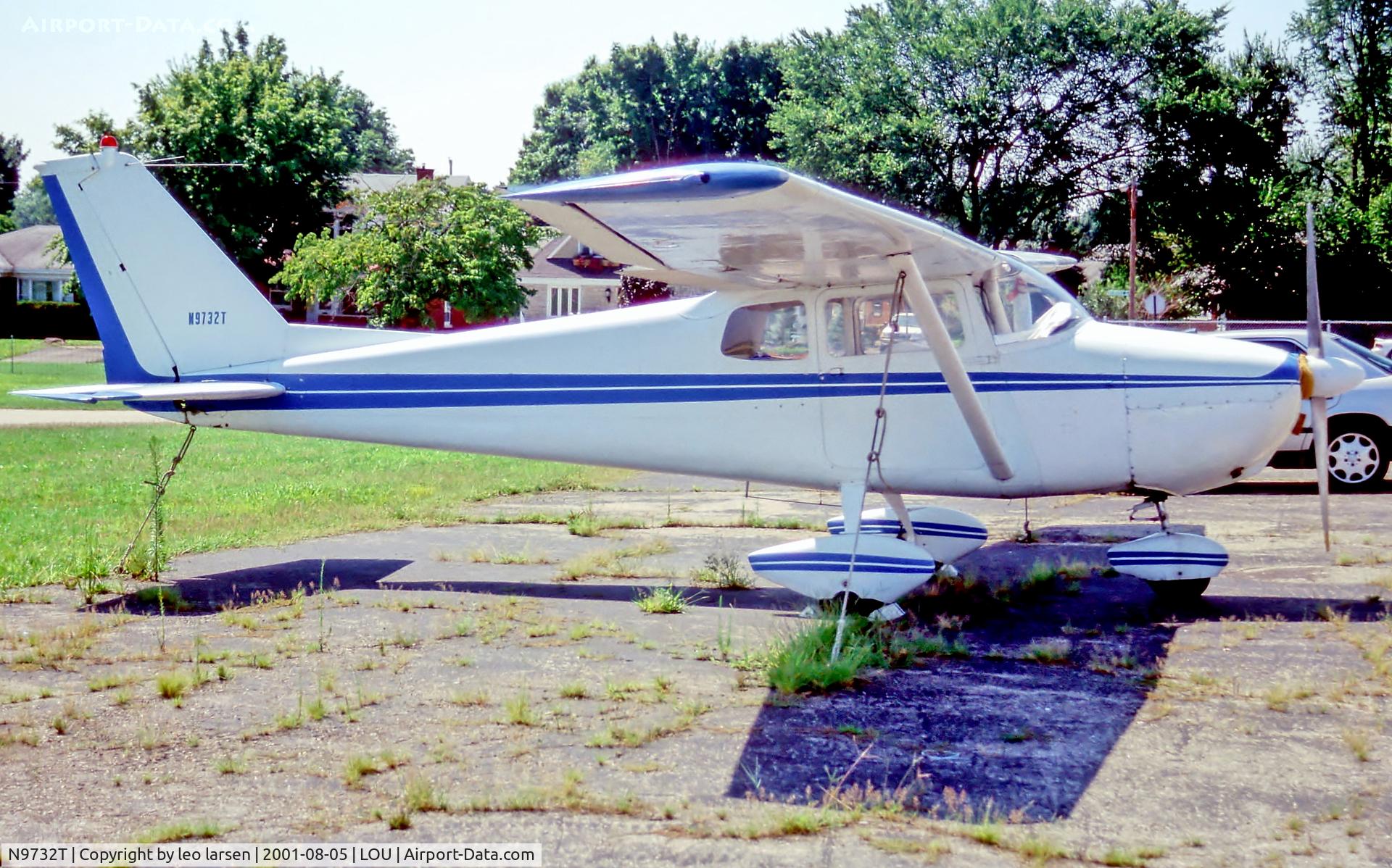 N9732T, 1960 Cessna 172A C/N 47532, Bowman Field USA 5.8.01