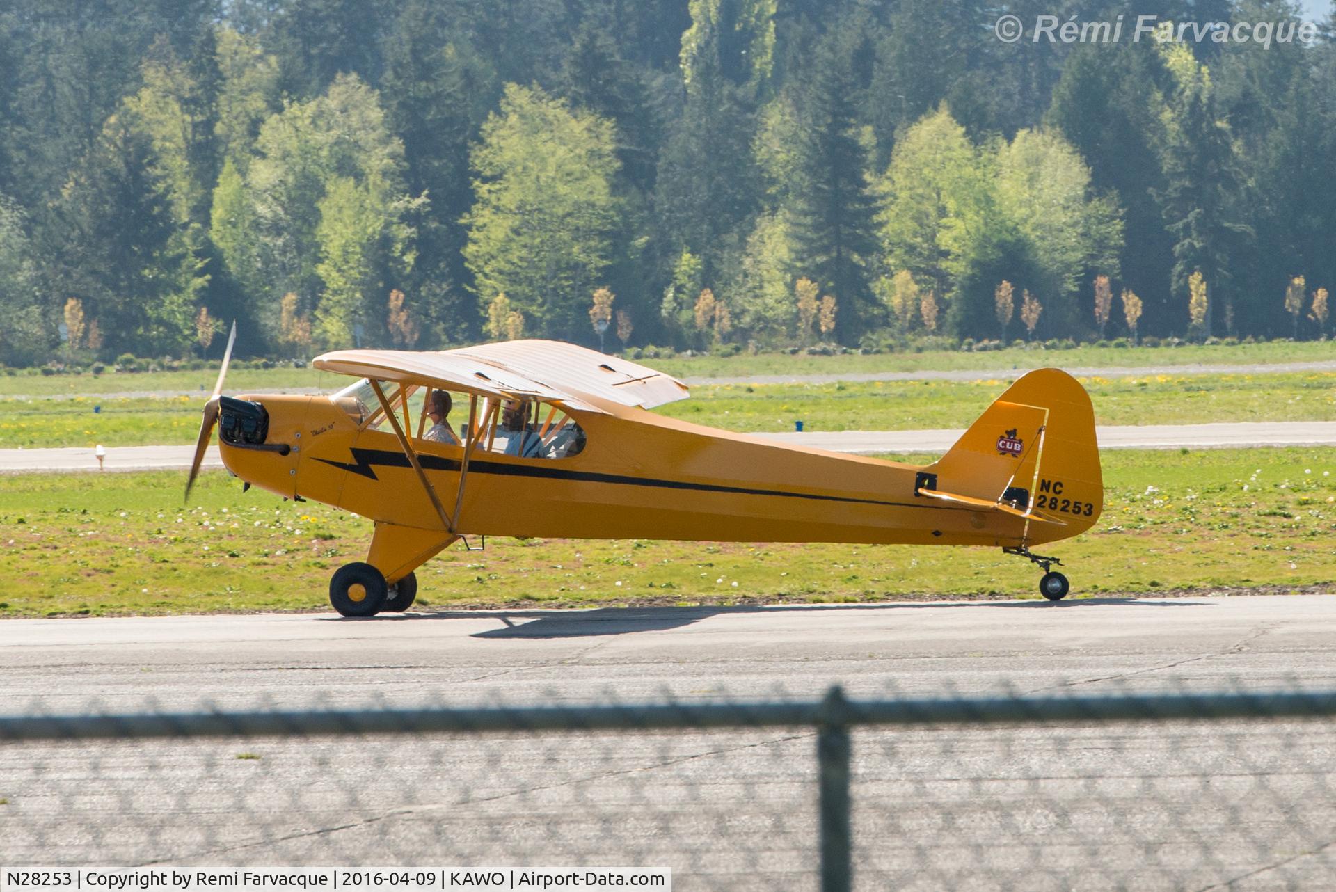 N28253, 1940 Piper J3F-60 C/N 4650, Taxiing off runway after flight.