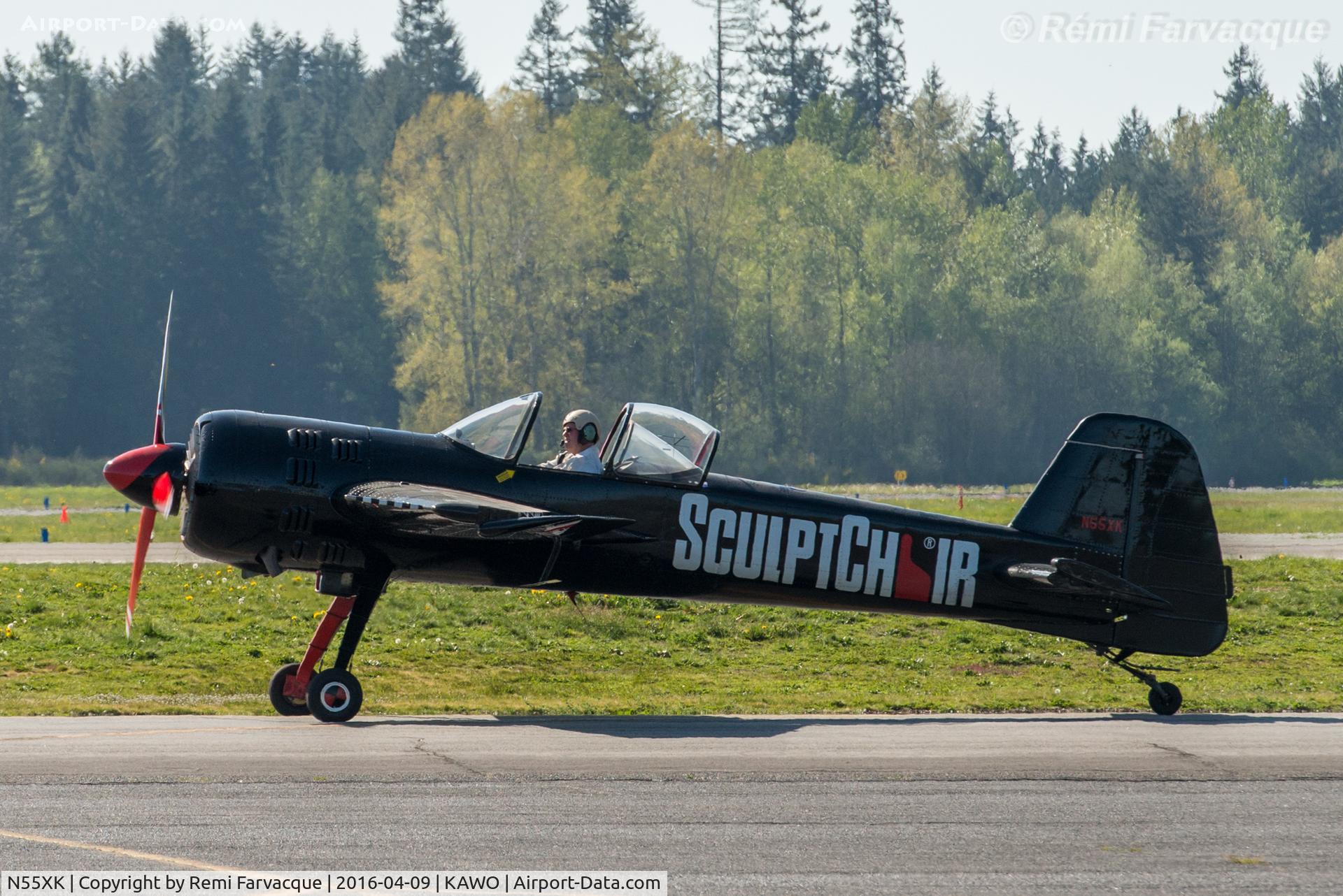 N55XK, 1992 Yakovlev Yak-55M C/N 920702, Taxiing for take-off.