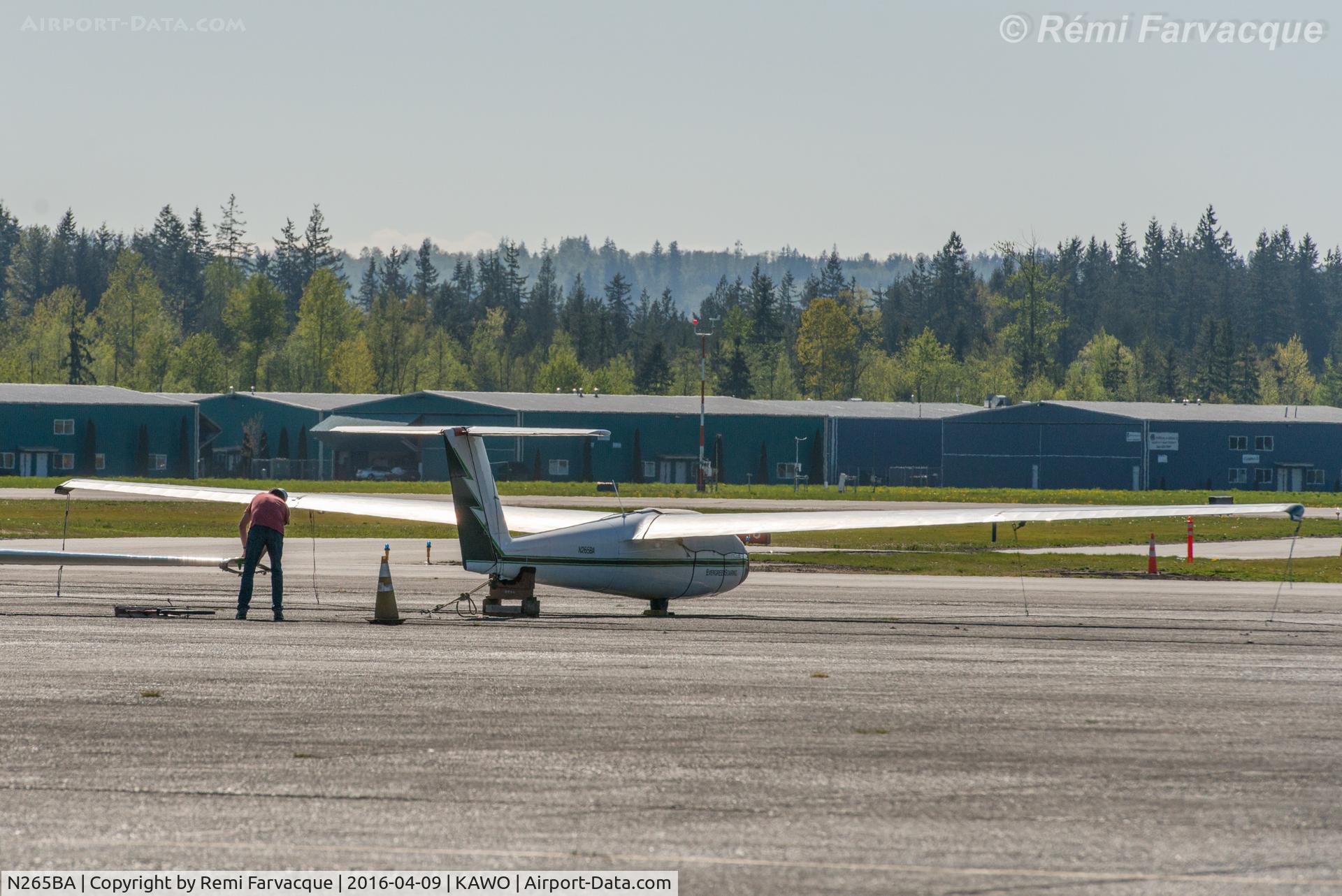 N265BA, 1993 Let L-23 Super Blanik C/N 938024, Getting ready to fly.