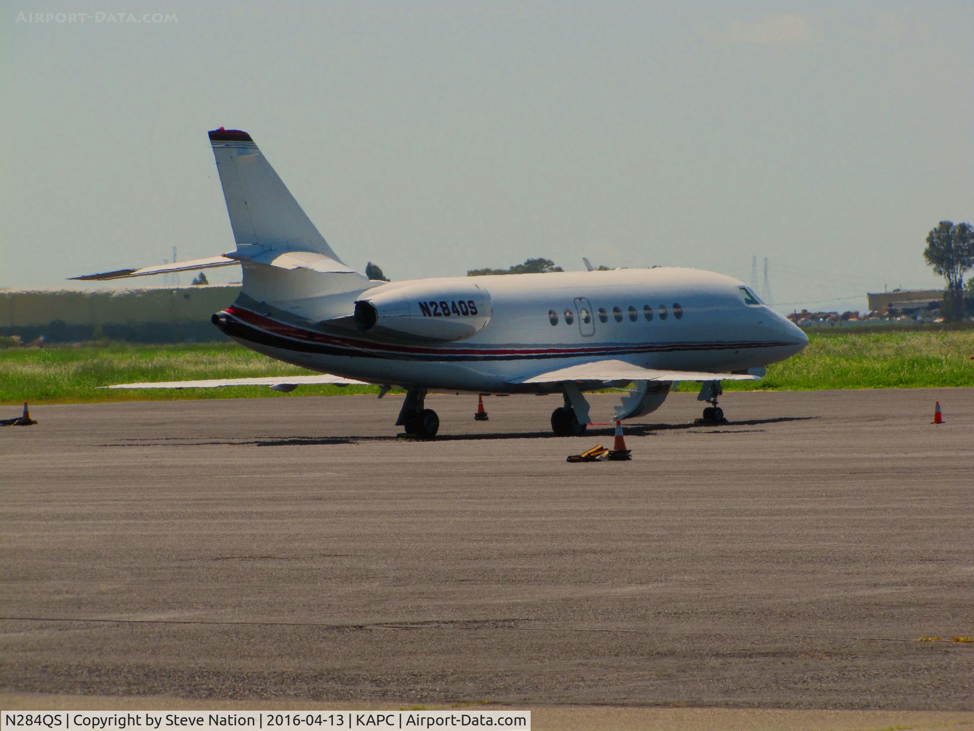 N284QS, 2002 Dassault Falcon 2000 C/N 185, NetJets 2002 Dassault Falcon 2000 in from KPDX @ Napa County Airport, CA