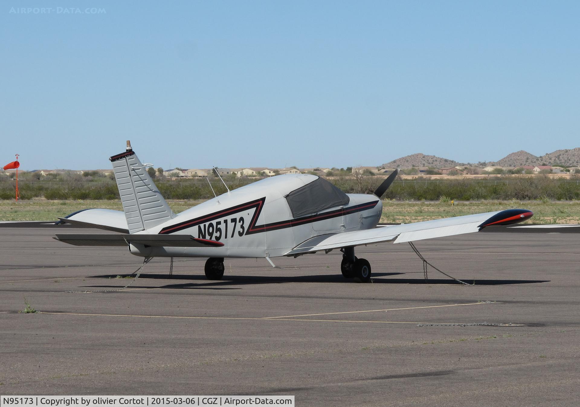 N95173, 1969 Piper PA-28-140 C/N 28-25832, Cactus fly in