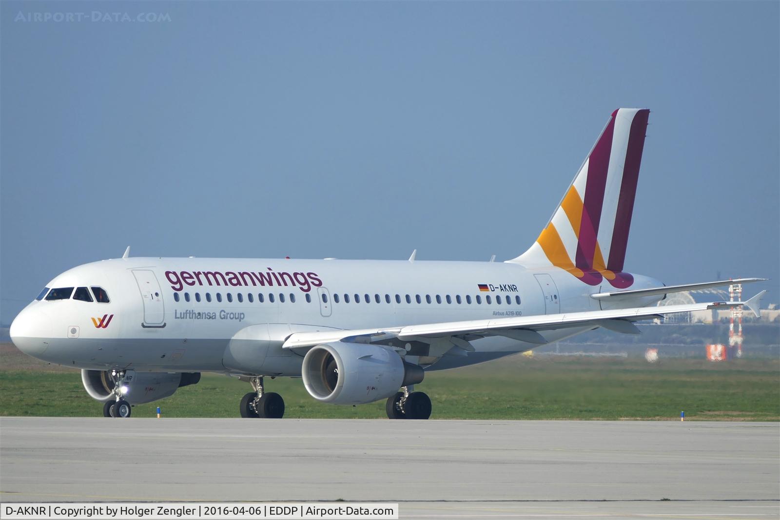 D-AKNR, 2000 Airbus A319-112 C/N 1209, On taxi to departure...