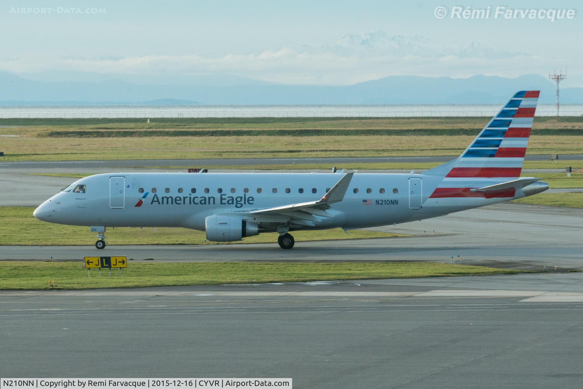 N210NN, 2015 Embraer 175LR (ERJ-170-200LR) C/N 17000500, Taxiing for take-off, south runway.