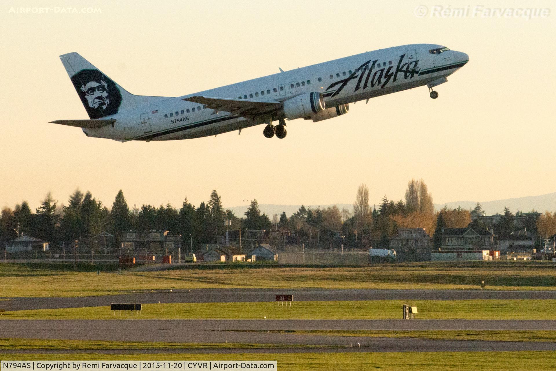 N794AS, 1998 Boeing 737-490 C/N 28889, Take-off, south runway