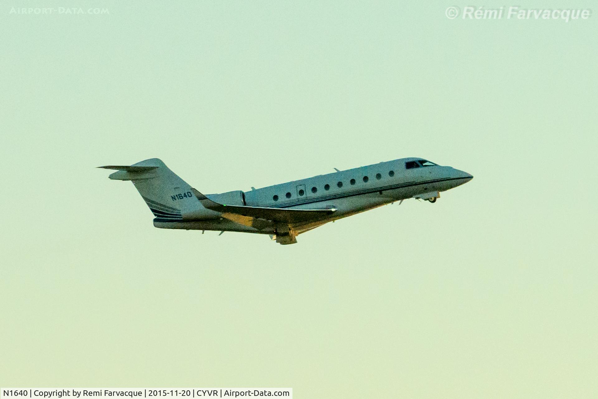 N1640, 2013 Israel Aircraft Industries Gulfstream G280 C/N 2019, Take-off from south runway.