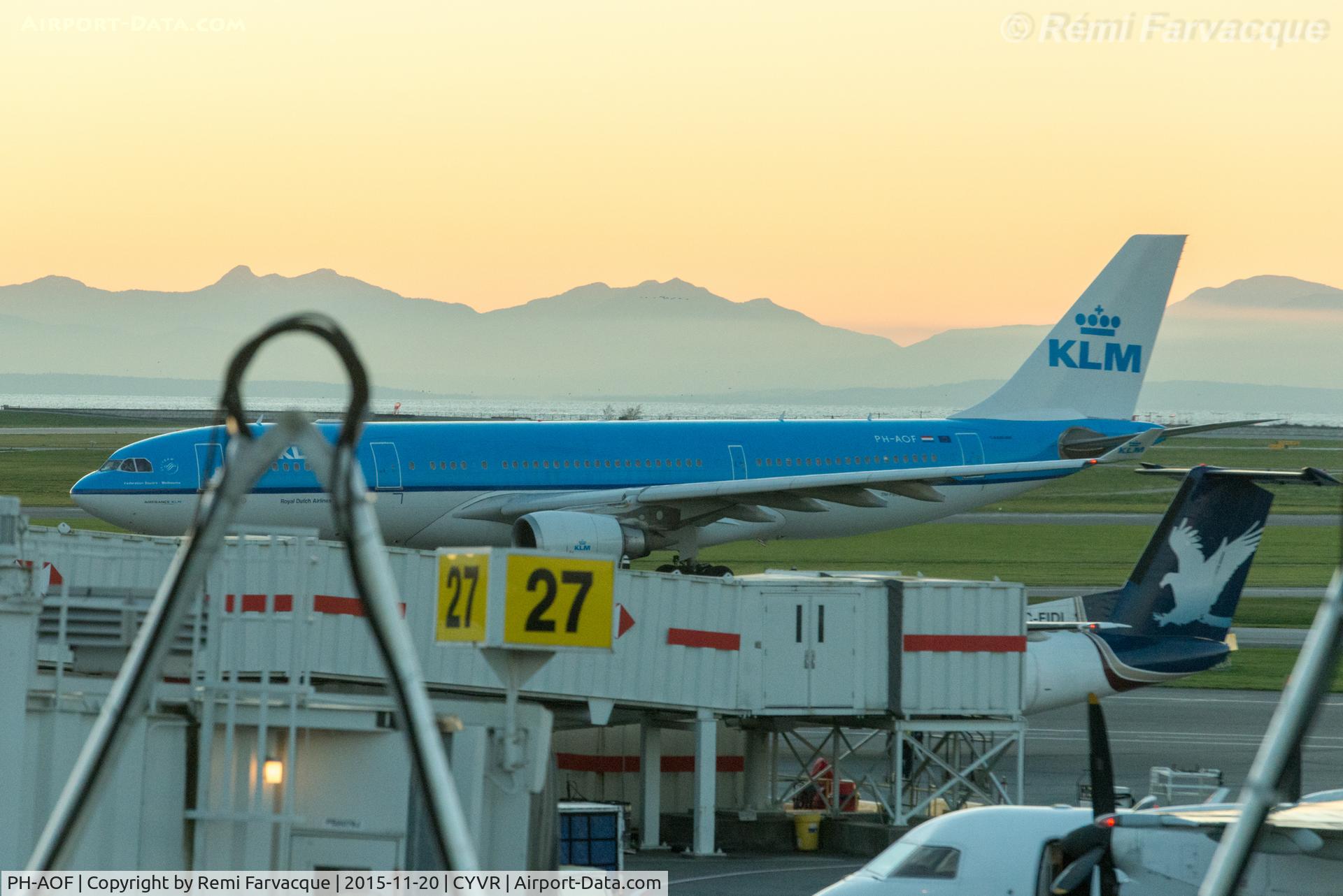 PH-AOF, 2006 Airbus A330-203 C/N 801, Taxiing for take-off, south runway.