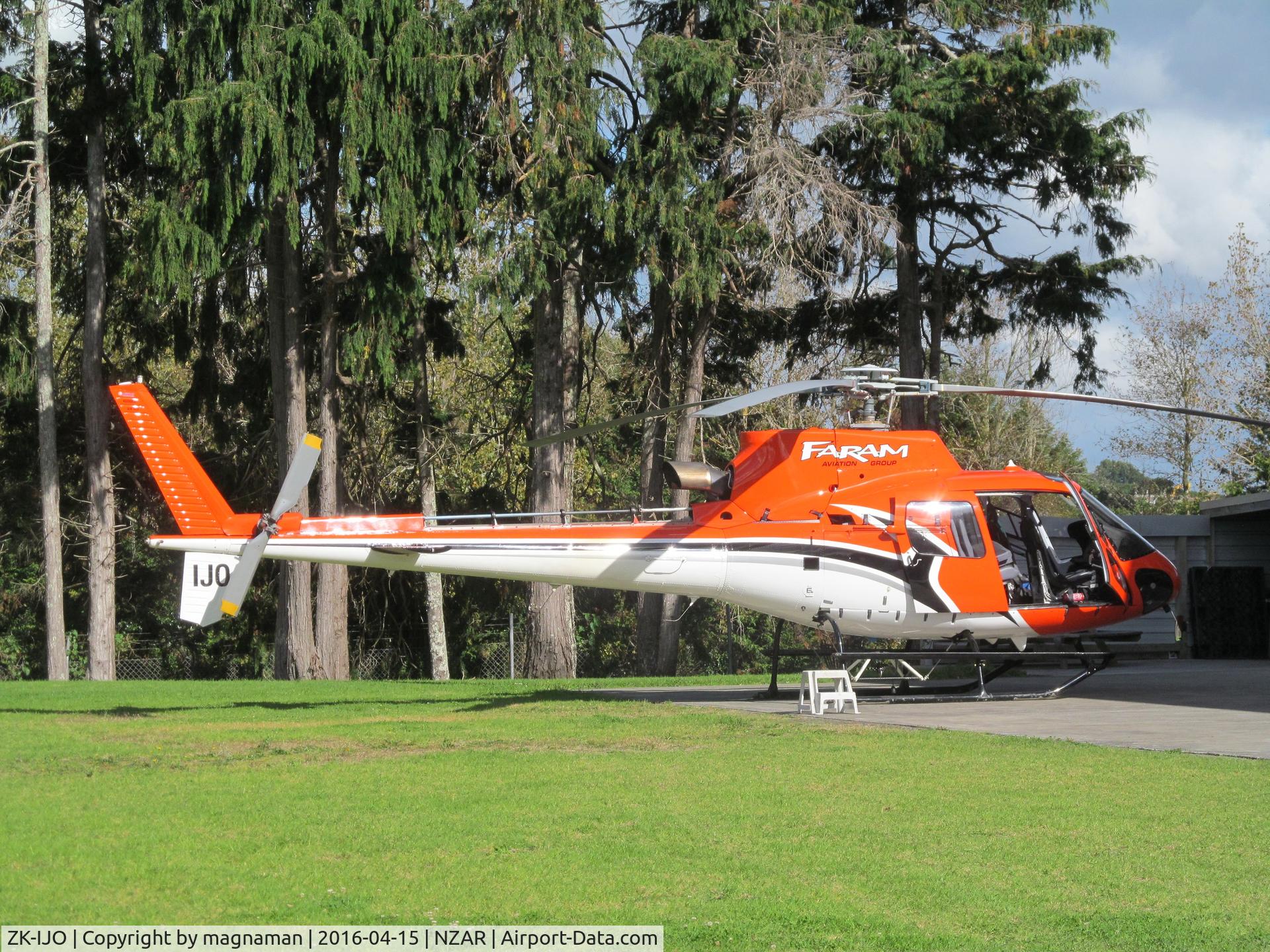 ZK-IJO, Eurocopter AS-350B-3 Ecureuil Ecureuil C/N 7451, sunbathing outside oceania