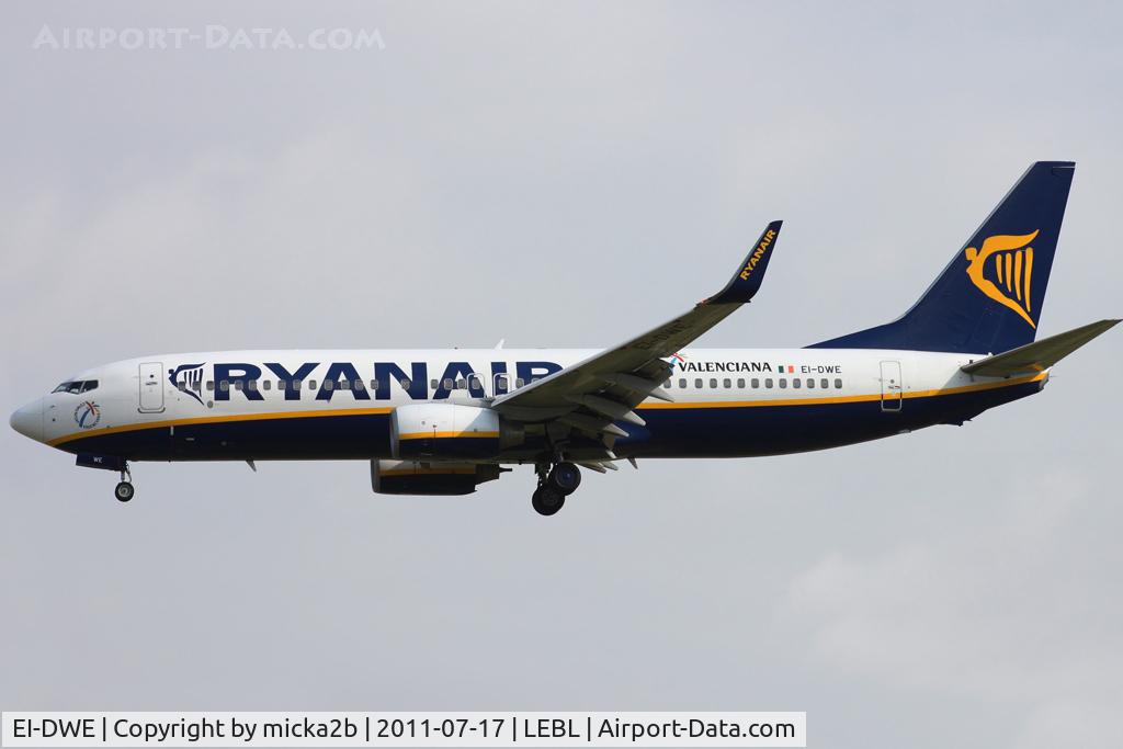 EI-DWE, 2007 Boeing 737-8AS C/N 36074, Landing