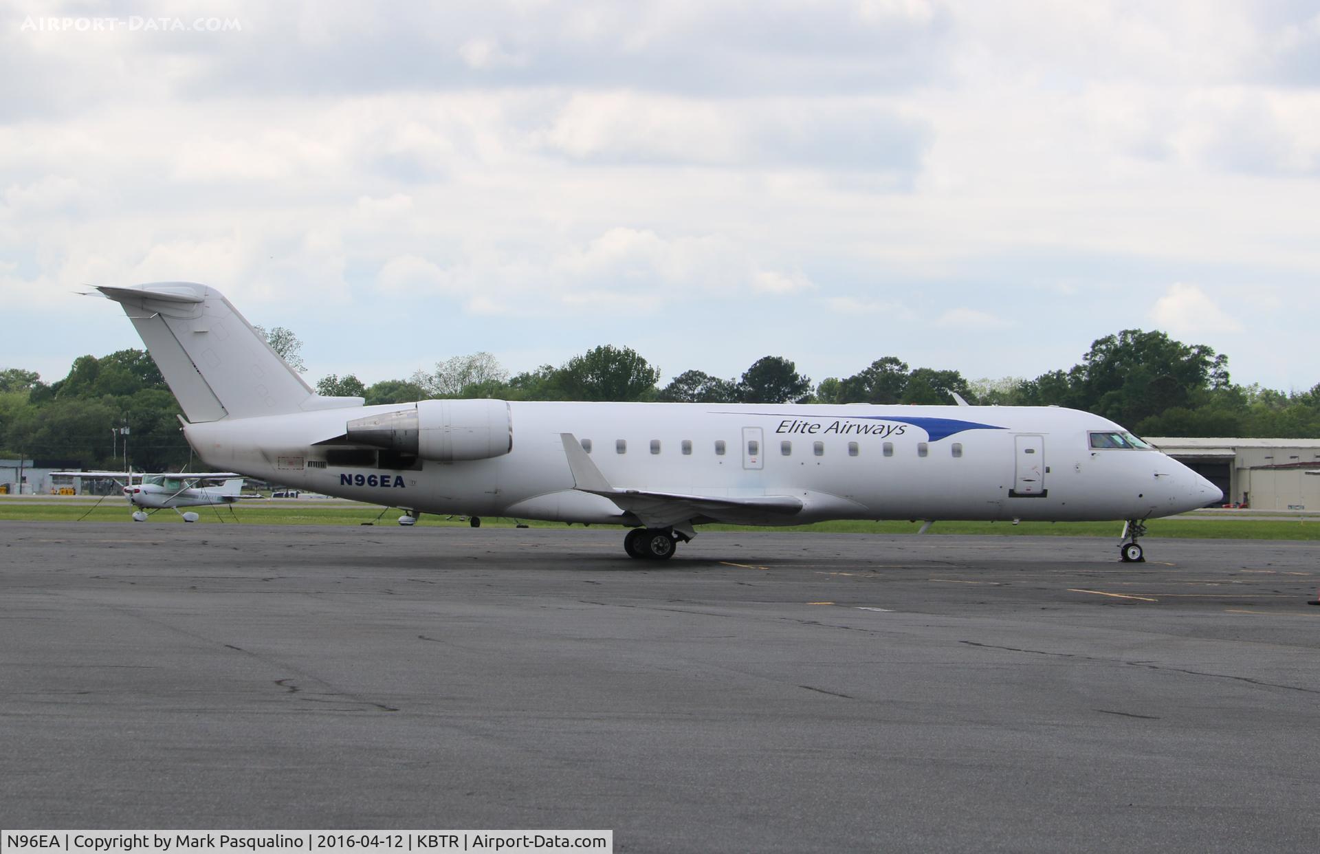 N96EA, 2002 Bombardier CRJ-200ER (CL-600-2B19) C/N 7700, CL-600-2B19