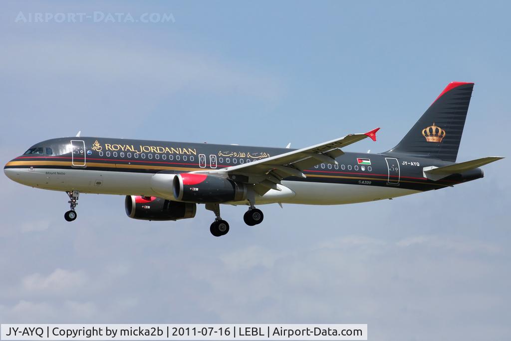 JY-AYQ, 2011 Airbus A320-232 C/N 4670, Landing