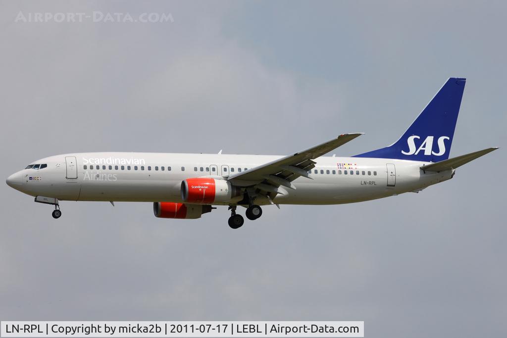 LN-RPL, 2000 Boeing 737-883 C/N 30469, Landing