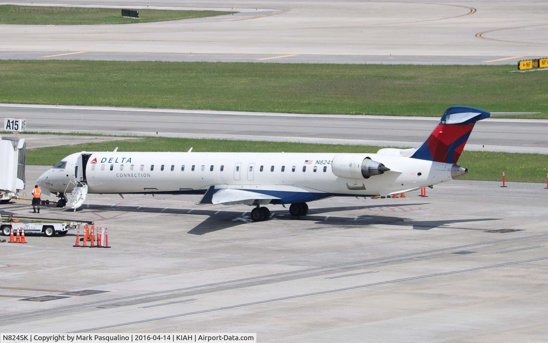 N824SK, 2008 Bombardier CRJ-900ER (CL-600-2D24) C/N 15208, CL600-2D24