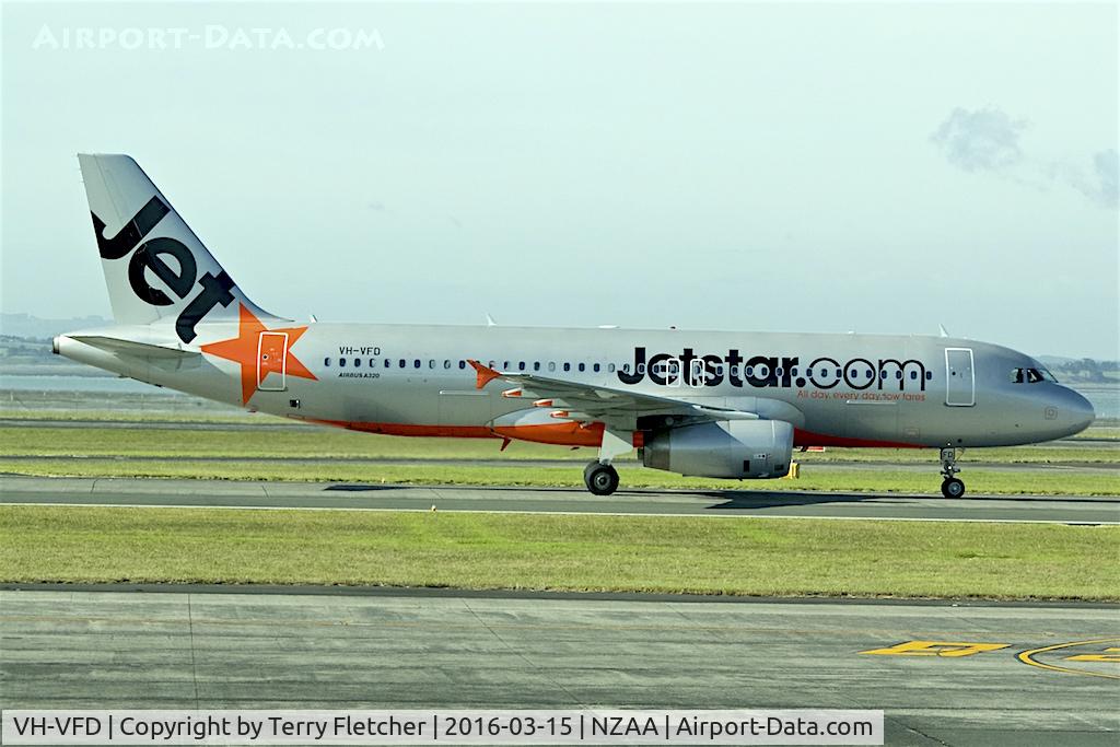 VH-VFD, 2011 Airbus A320-232 C/N 4922, At Auckland International