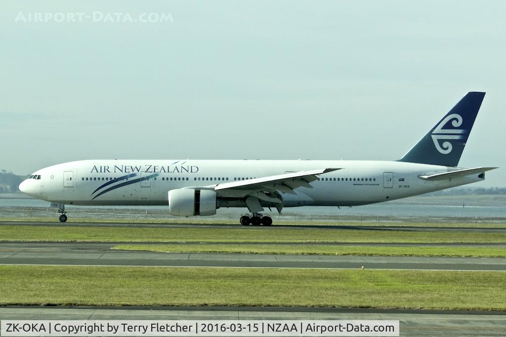 ZK-OKA, 2005 Boeing 777-219/ER C/N 29404, At Auckland International