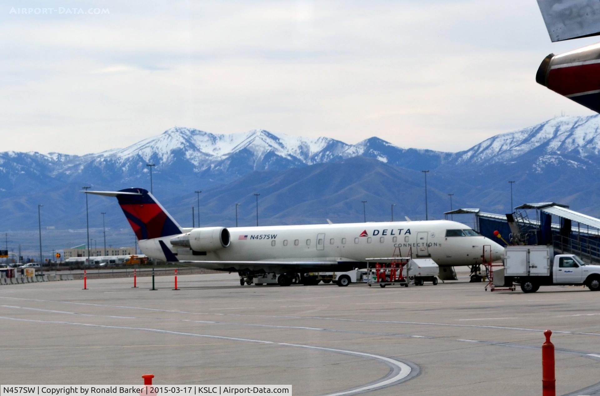 N457SW, 2003 Canadair CL-600-2B19 Regional Jet CRJ-200LR C/N 7773, At the gate SLC