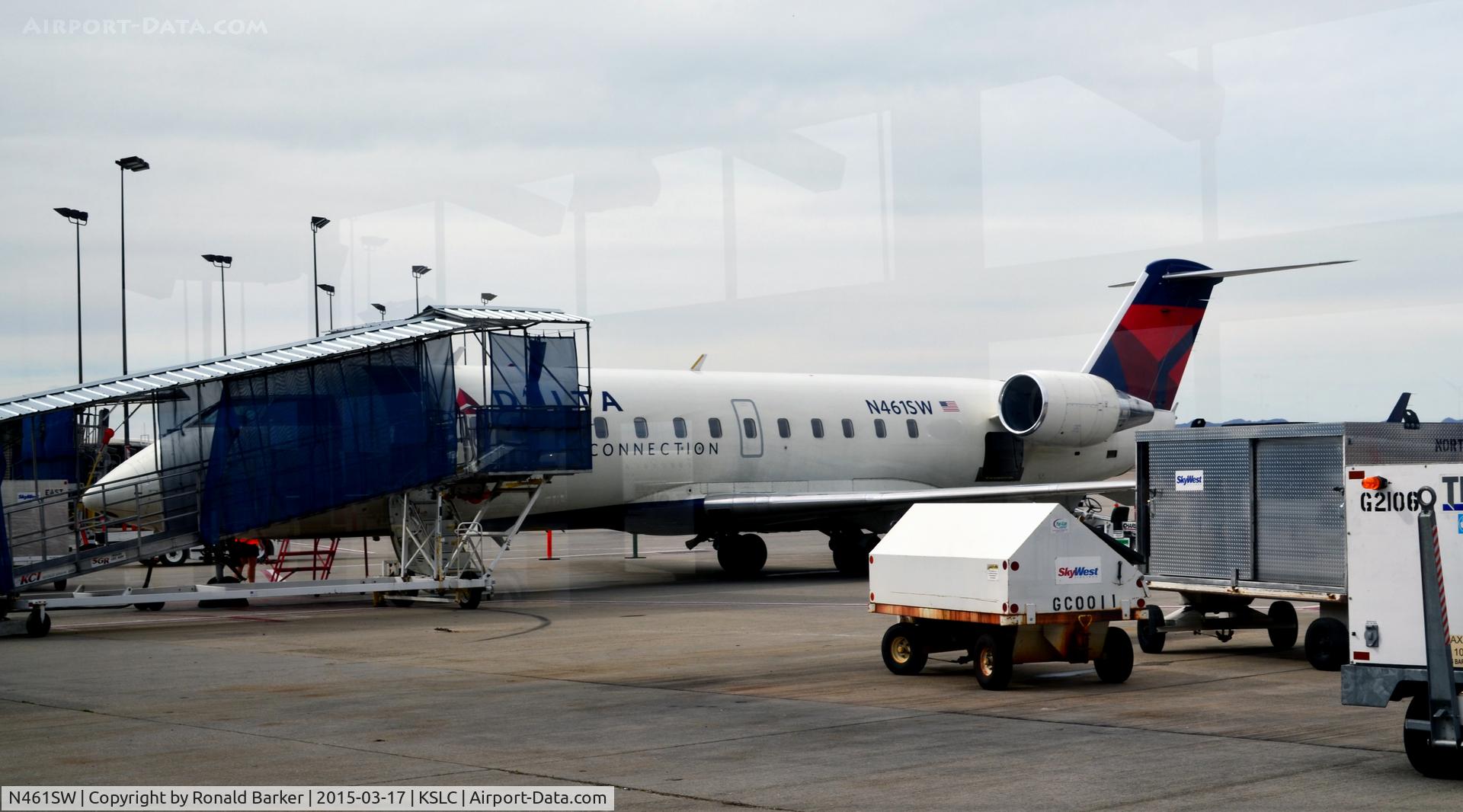 N461SW, 2003 Bombardier CRJ-200LR (CL-600-2B19) C/N 7811, At the gate SLC