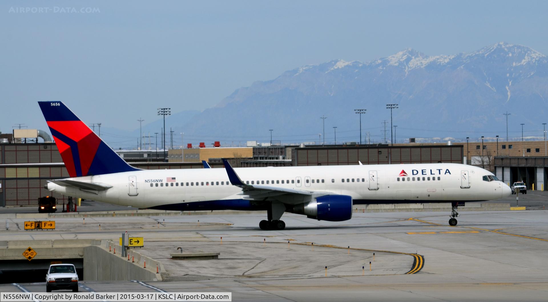 N556NW, 2002 Boeing 757-251 C/N 33392, Taxi SLC