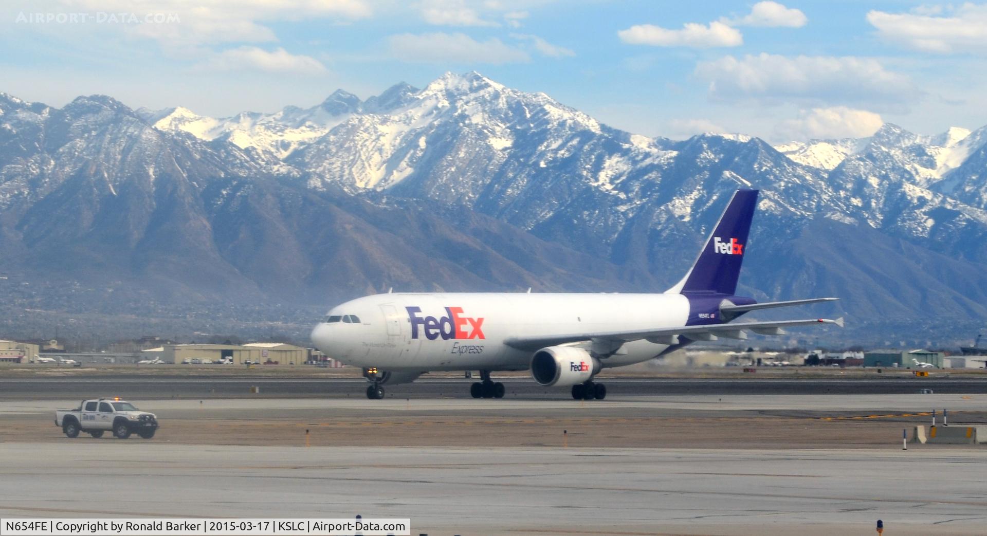 N654FE, 1994 Airbus A300F4-605R C/N 738, Taxi SLC