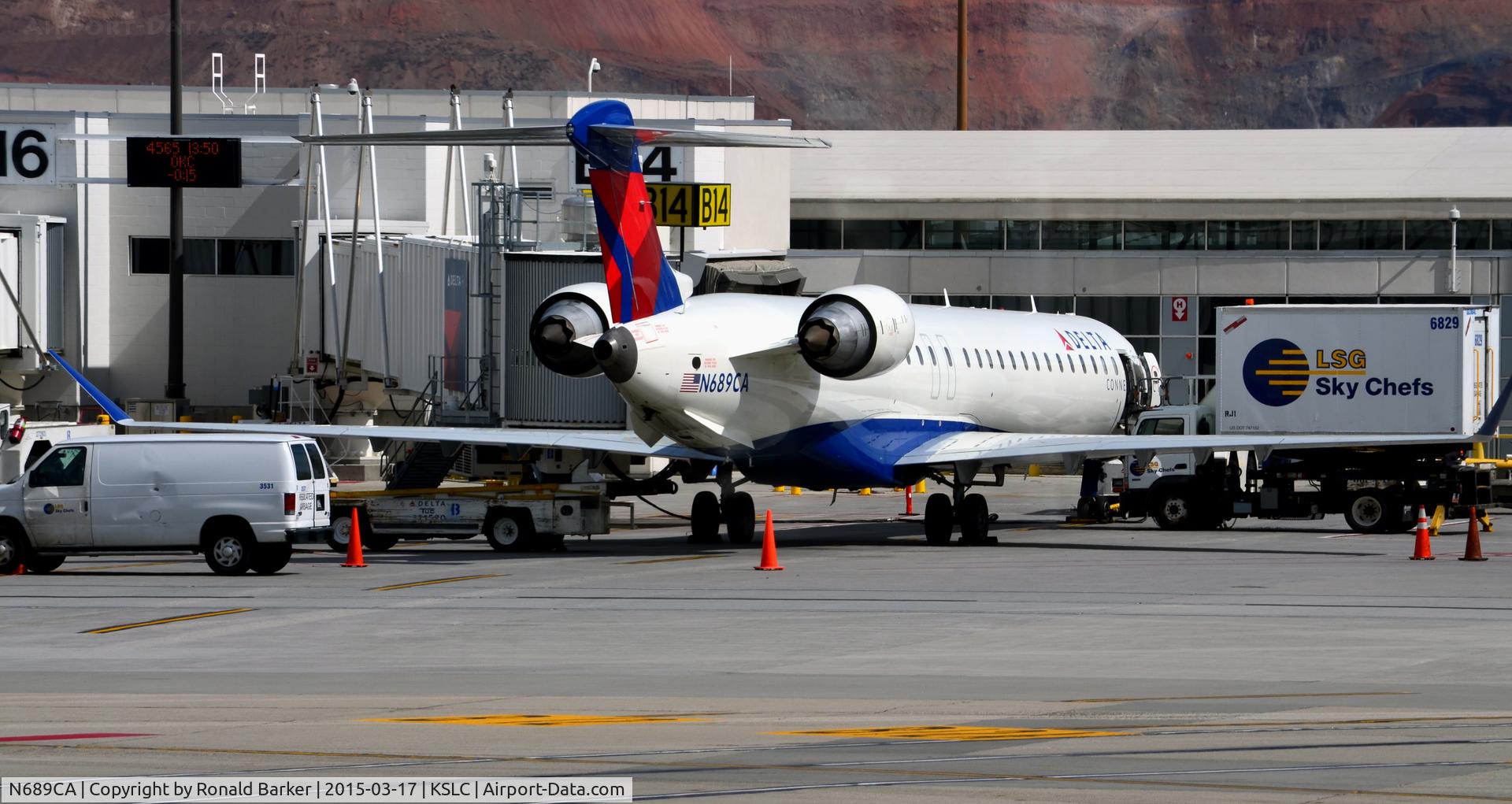 N689CA, 2007 Bombardier CRJ-900ER (CL-600-2D24) C/N 15133, Gate B14 SLC