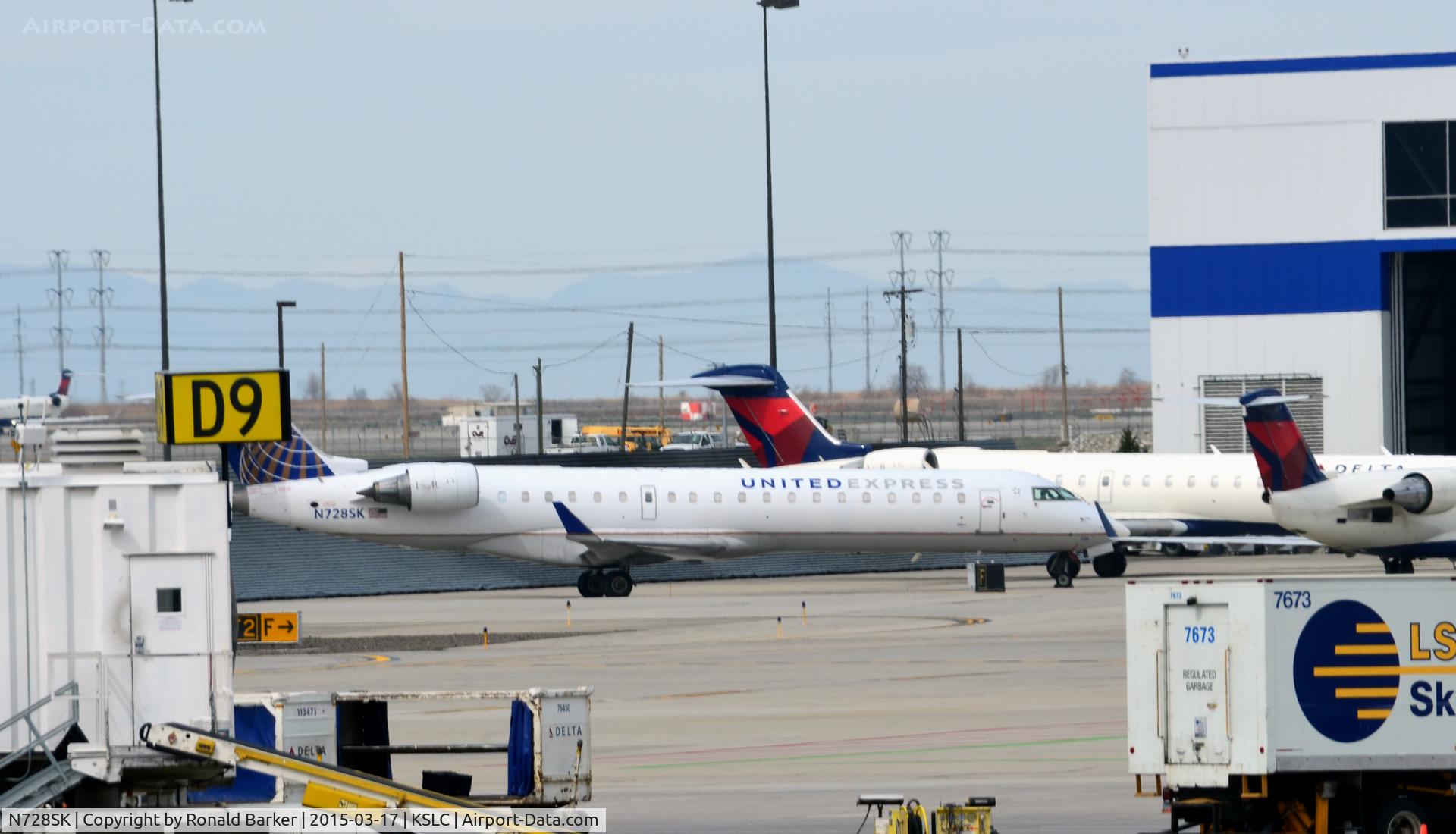 N728SK, 2005 Bombardier CRJ-701 (CL-600-2C10) Regional Jet C/N 10192, Taxi SLC