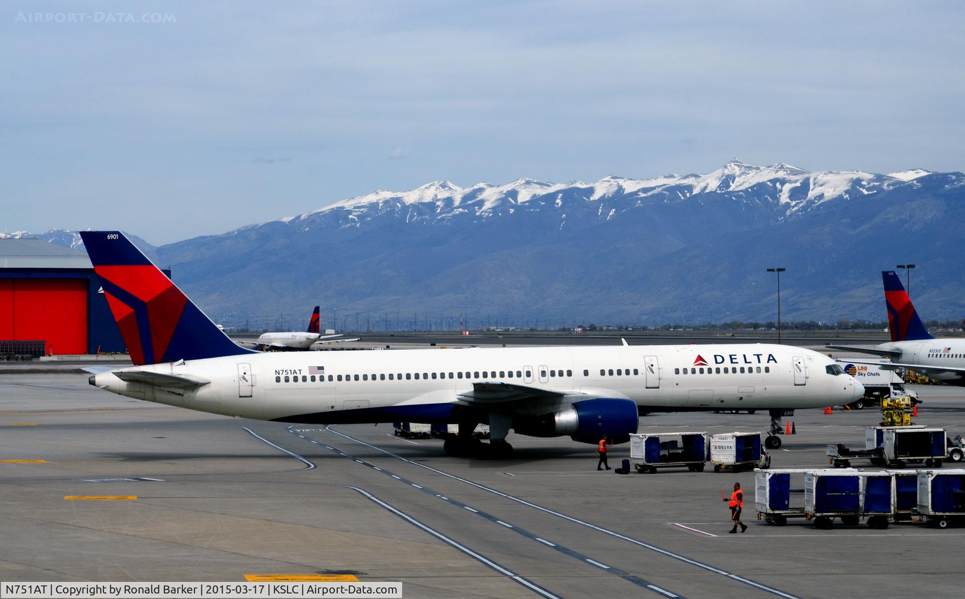 N751AT, 1984 Boeing 757-212 C/N 23125, Taxi SLC
