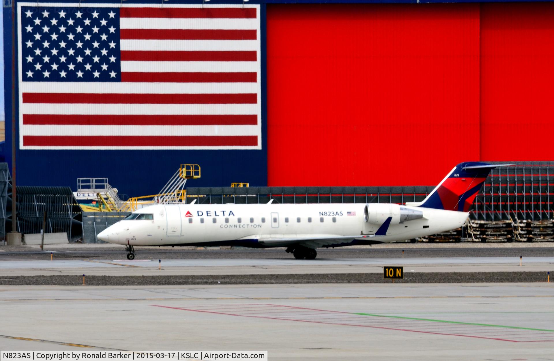 N823AS, 1997 Canadair CRJ-200ER (CL-600-2B19) C/N 7196, Taxi SLC