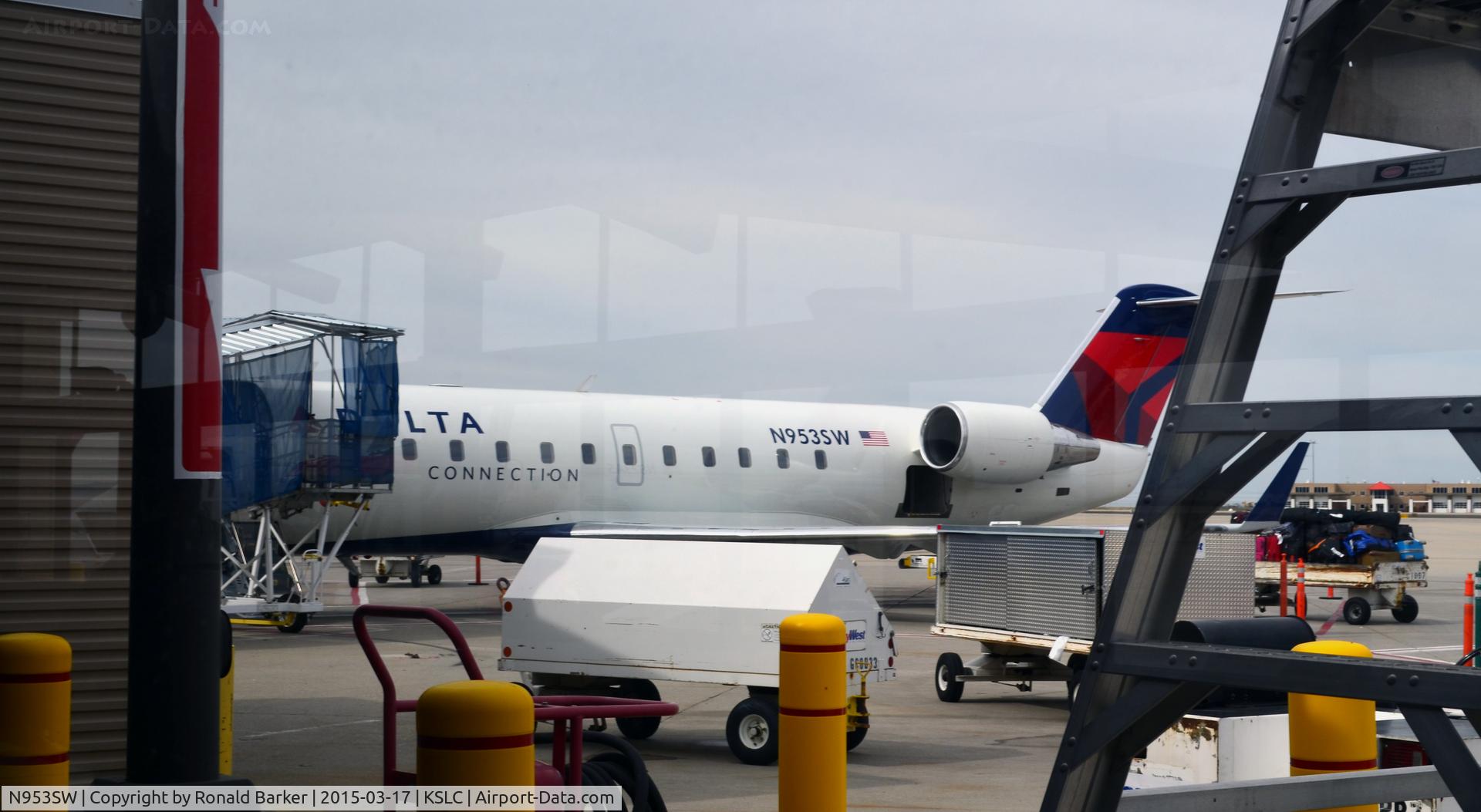 N953SW, 2003 Bombardier CRJ-200LR (CL-600-2B19) C/N 7813, At the gate SLC
