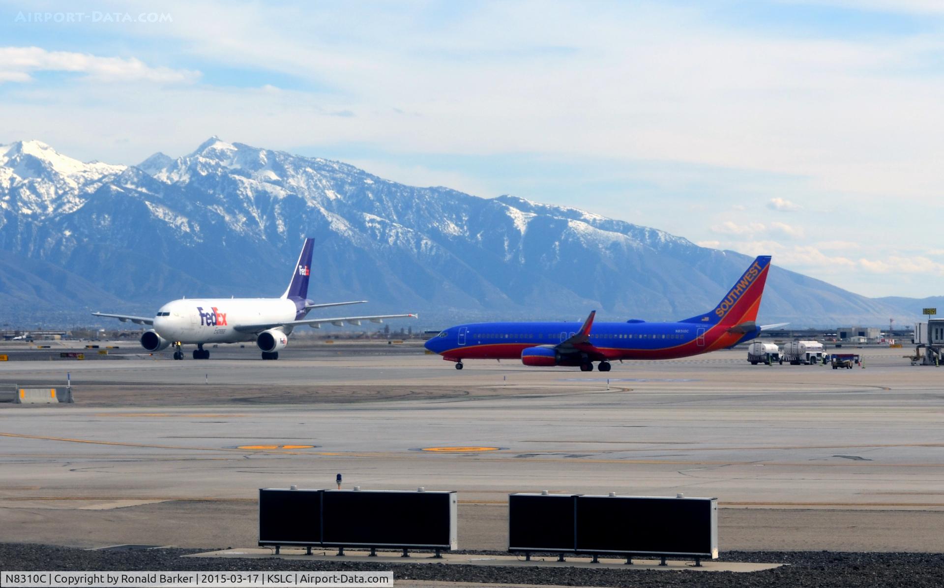 N8310C, 2012 Boeing 737-8H4 C/N 38807, Taxi SLC