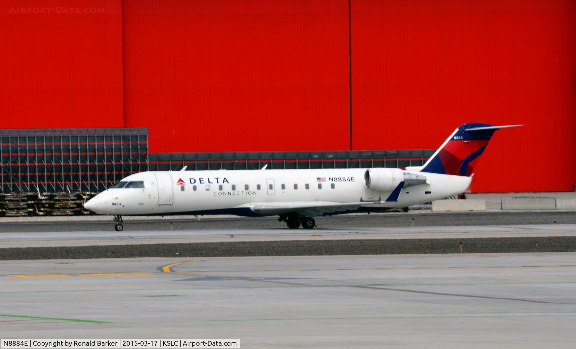 N8884E, 2003 Bombardier CRJ-200 (CL-600-2B19) C/N 7884, Taxi SLC