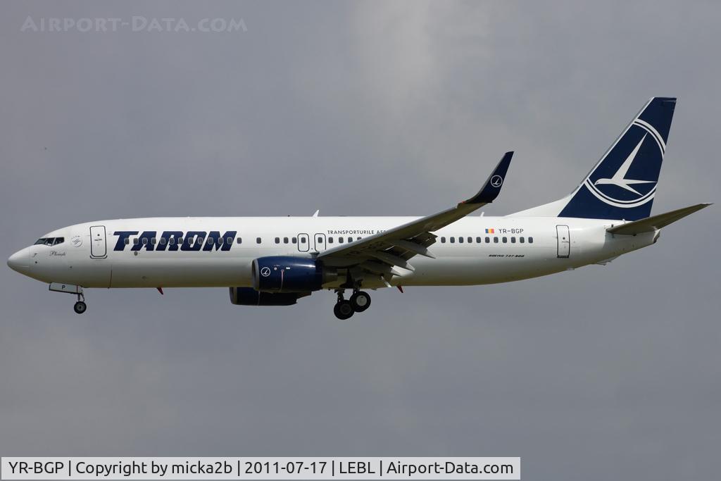 YR-BGP, 2008 Boeing 737-86J C/N 37740, Landing
