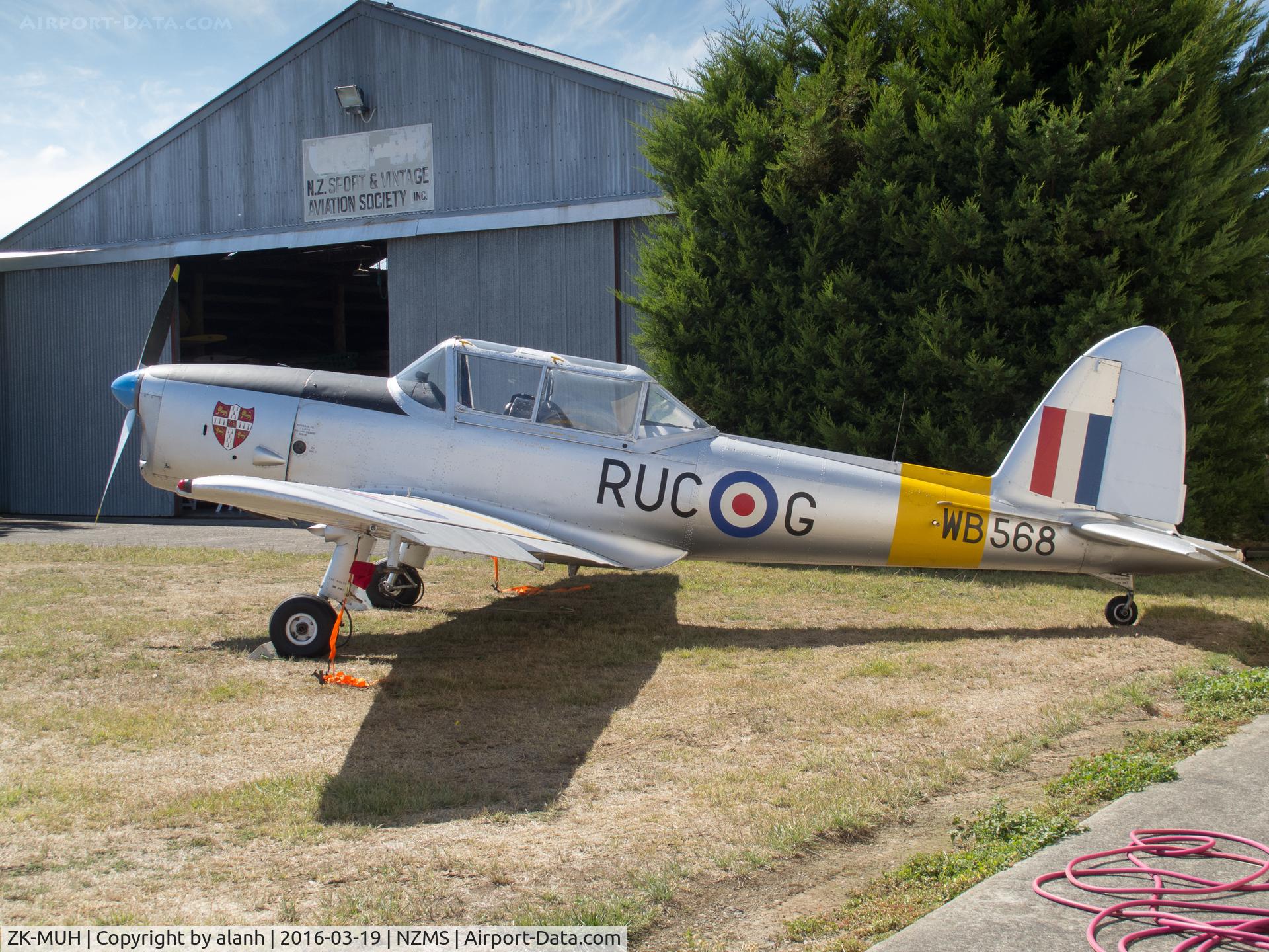 ZK-MUH, 1952 De Havilland DHC-1 Chipmunk 21 C/N C1/0834, Parked at Masterton