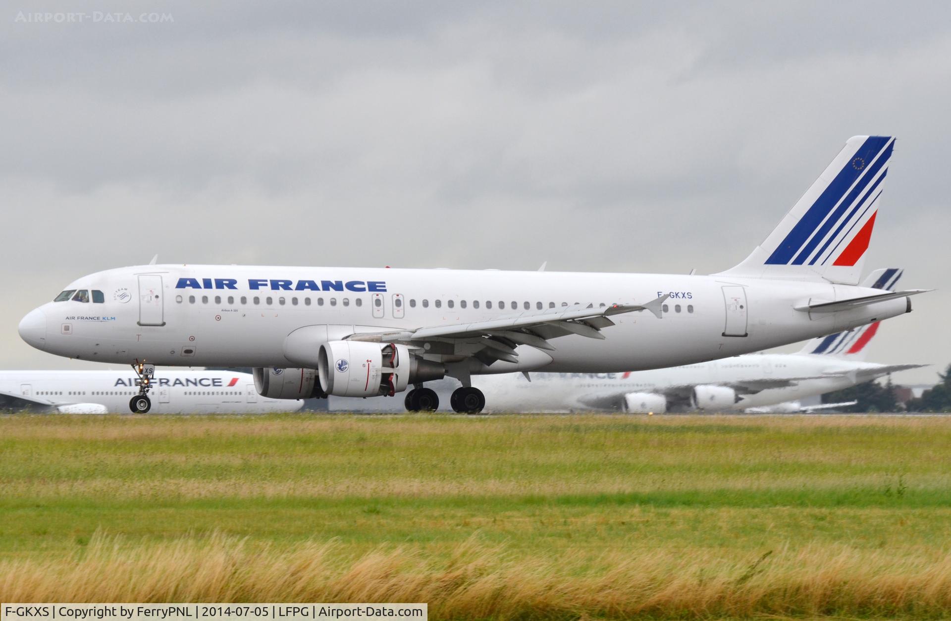 F-GKXS, 2009 Airbus A320-214 C/N 3825, Air France A320 arring in CDG.