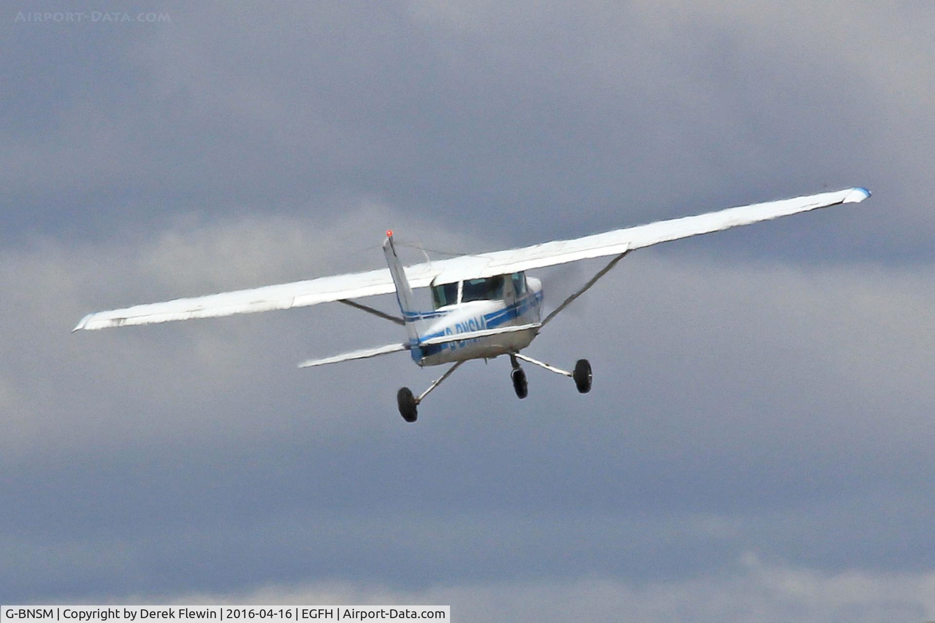 G-BNSM, 1981 Cessna 152 C/N 152-85342, 152, Cornwall Flying Club Bodmin based, previously N68948y, departing runway 04 en-route to Exeter.