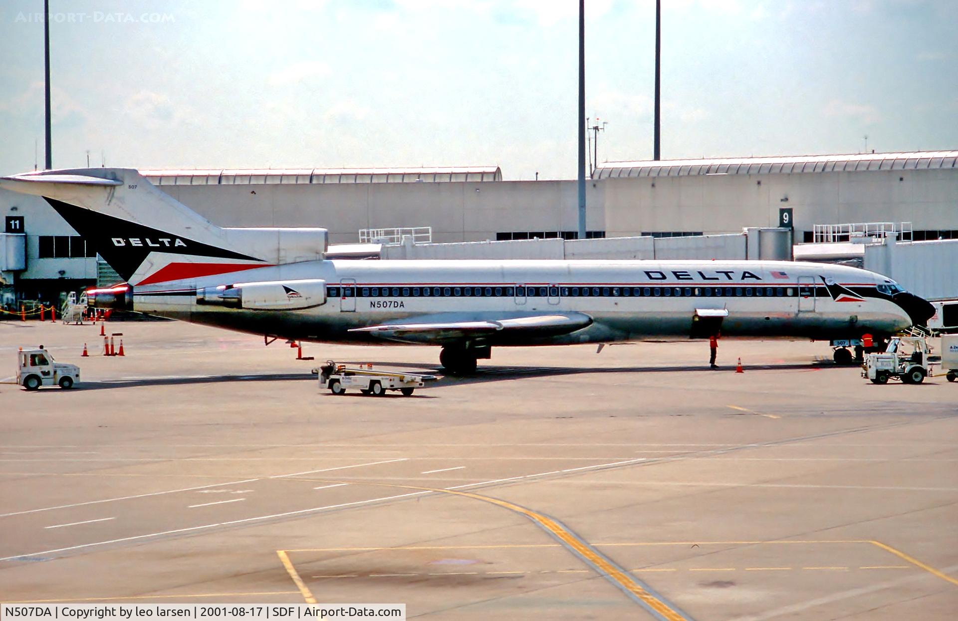 N507DA, 1977 Boeing 727-232 C/N 21309, SDF  Louisville 17.8.01