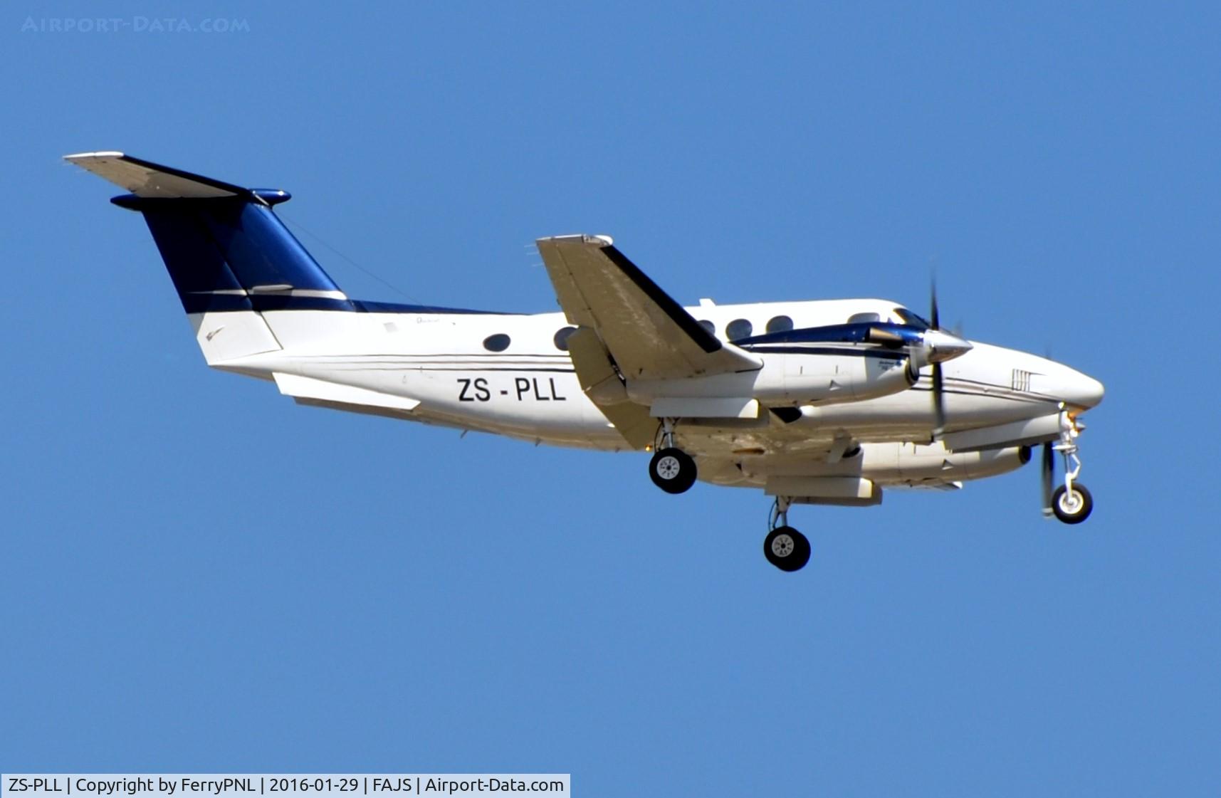 ZS-PLL, 1984 Beechcraft B200 King Air C/N BB-1189, Beech 200 arriving