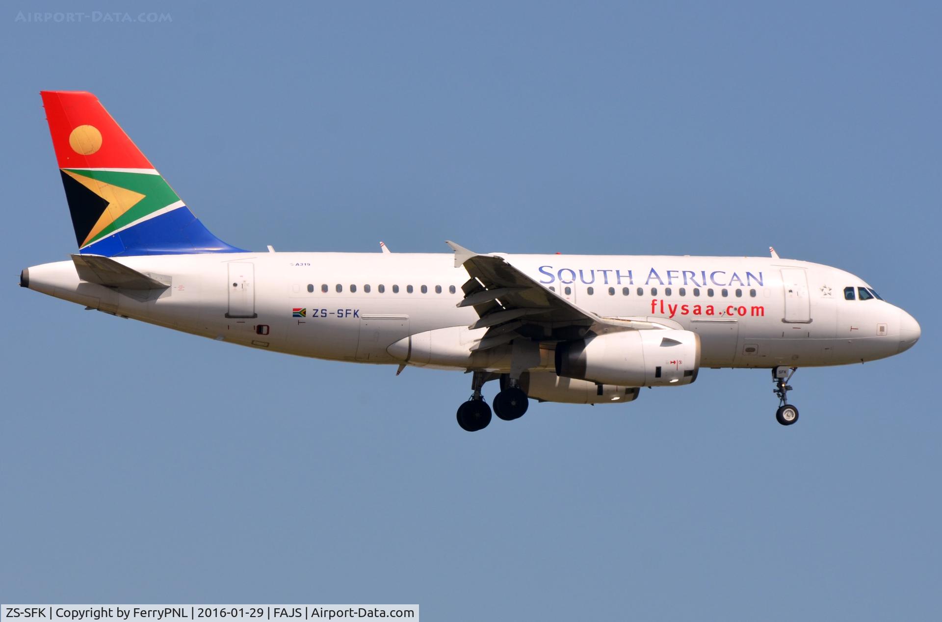 ZS-SFK, 2005 Airbus A319-131 C/N 2418, A319 landing