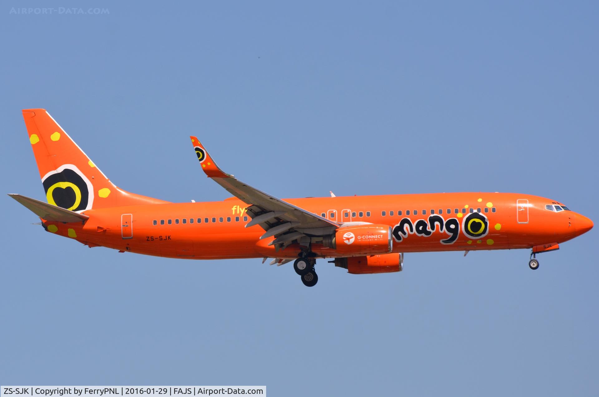 ZS-SJK, Boeing 737-8BG C/N 32355, Mango landing in JNB