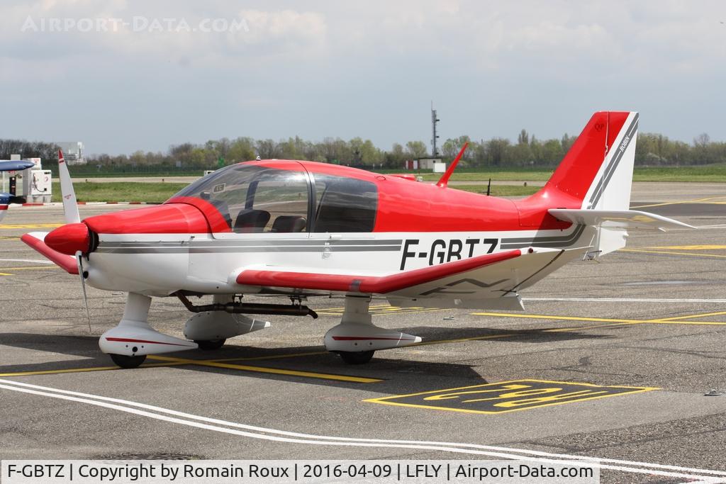 F-GBTZ, Robin DR-400-108  Dauphin 2+2 C/N 1347, Parked