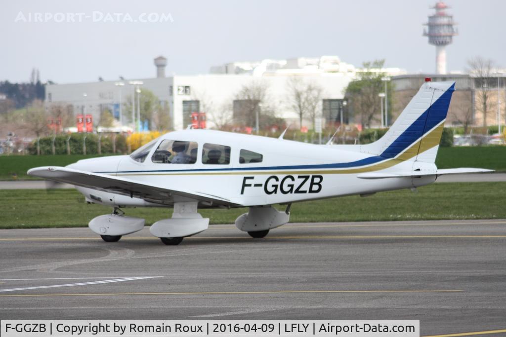 F-GGZB, Piper PA-28-181 Archer C/N 28-7890105, Taxiing