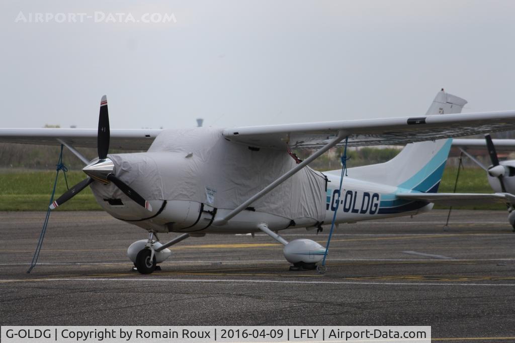 G-OLDG, 2002 Cessna T182T Turbo Skylane C/N T18208127, Parked