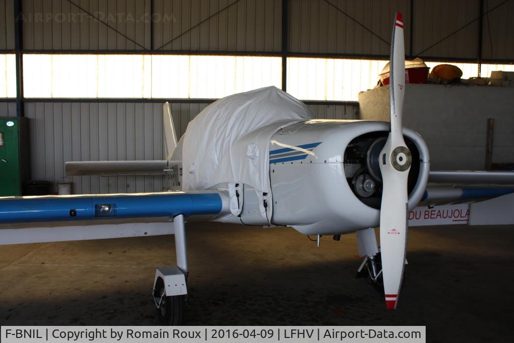 F-BNIL, SAN Jodel D-140E Mousquetaire IV C/N 174, Parked