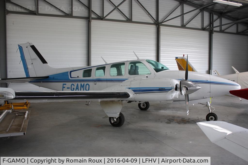 F-GAMO, Beech 58 Baron C/N TH-818, Parked