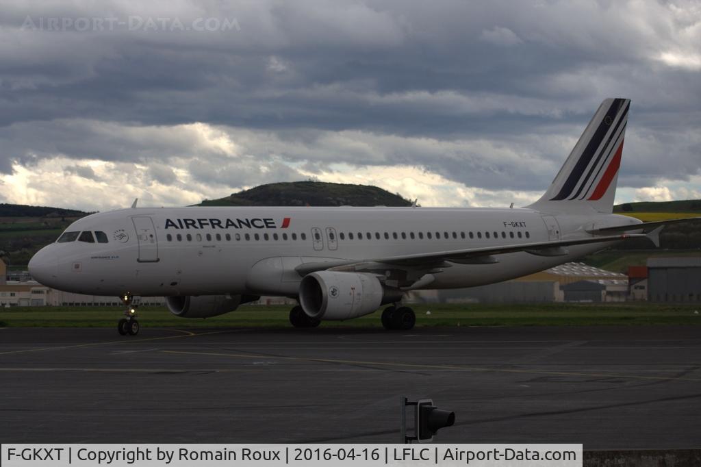 F-GKXT, 2009 Airbus A320-214 C/N 3859, Taxiing from Heraklion